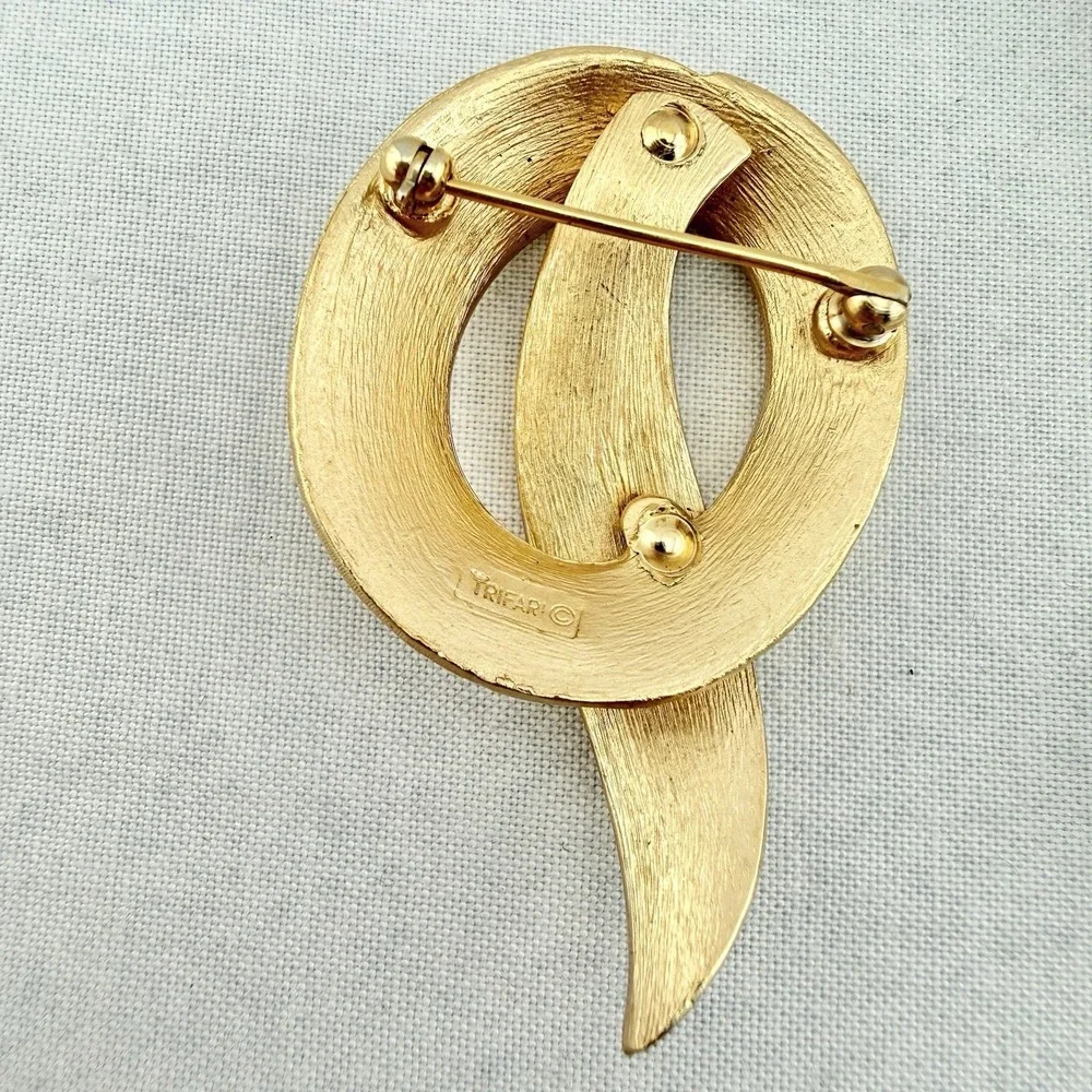 Vintage Brooch Lot Trifari BSK Gold Tone‎ Pearl Enamel Flower Leaf Cluster Green